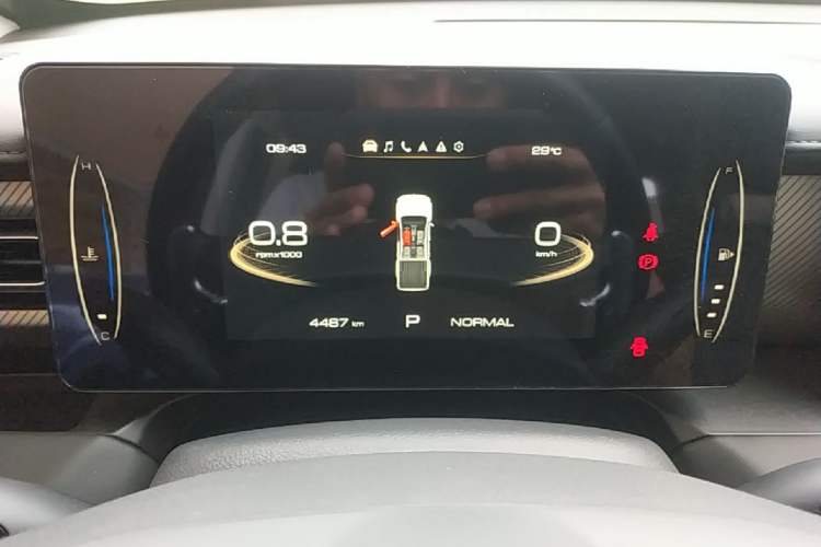 Used Great Wall Poer 2024 2.4T Passenger Version Automatic Diesel 4x4 Comfort Trim Instrument Cluster