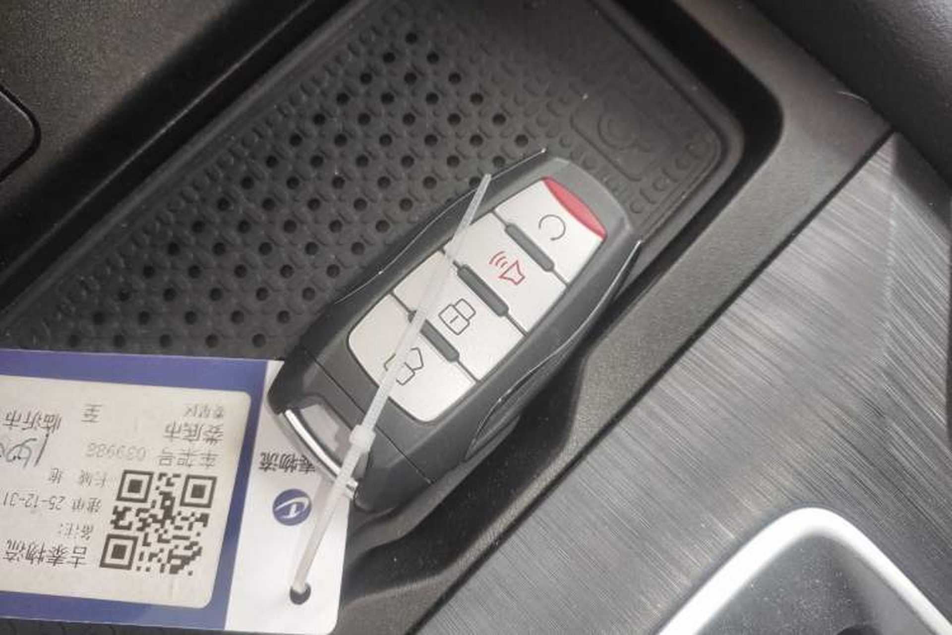 Used Great Wall Poer 2024 2.4T Passenger Version Automatic Diesel 4x4 Comfort Trim Interior 1