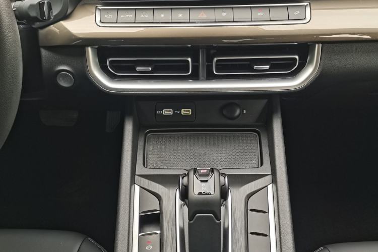 Used Great Wall Poer 2024 2.4T Commercial Version Automatic Diesel Two-Wheel Drive Elite Edition Interior 3