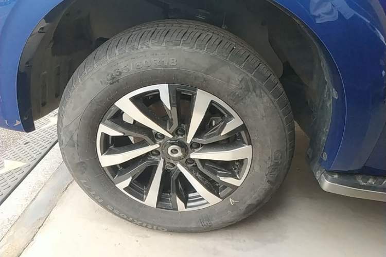 Used Great Wall Poer 2024 2.4T Passenger Version Automatic Diesel 4x4 Comfort Trim Left Front Wheel Hub
