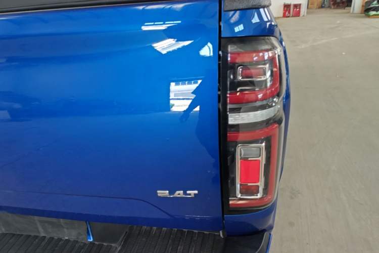 Used Great Wall Poer 2024 2.4T Passenger Version Automatic Diesel 4x4 Comfort Trim Right Rear Taillight