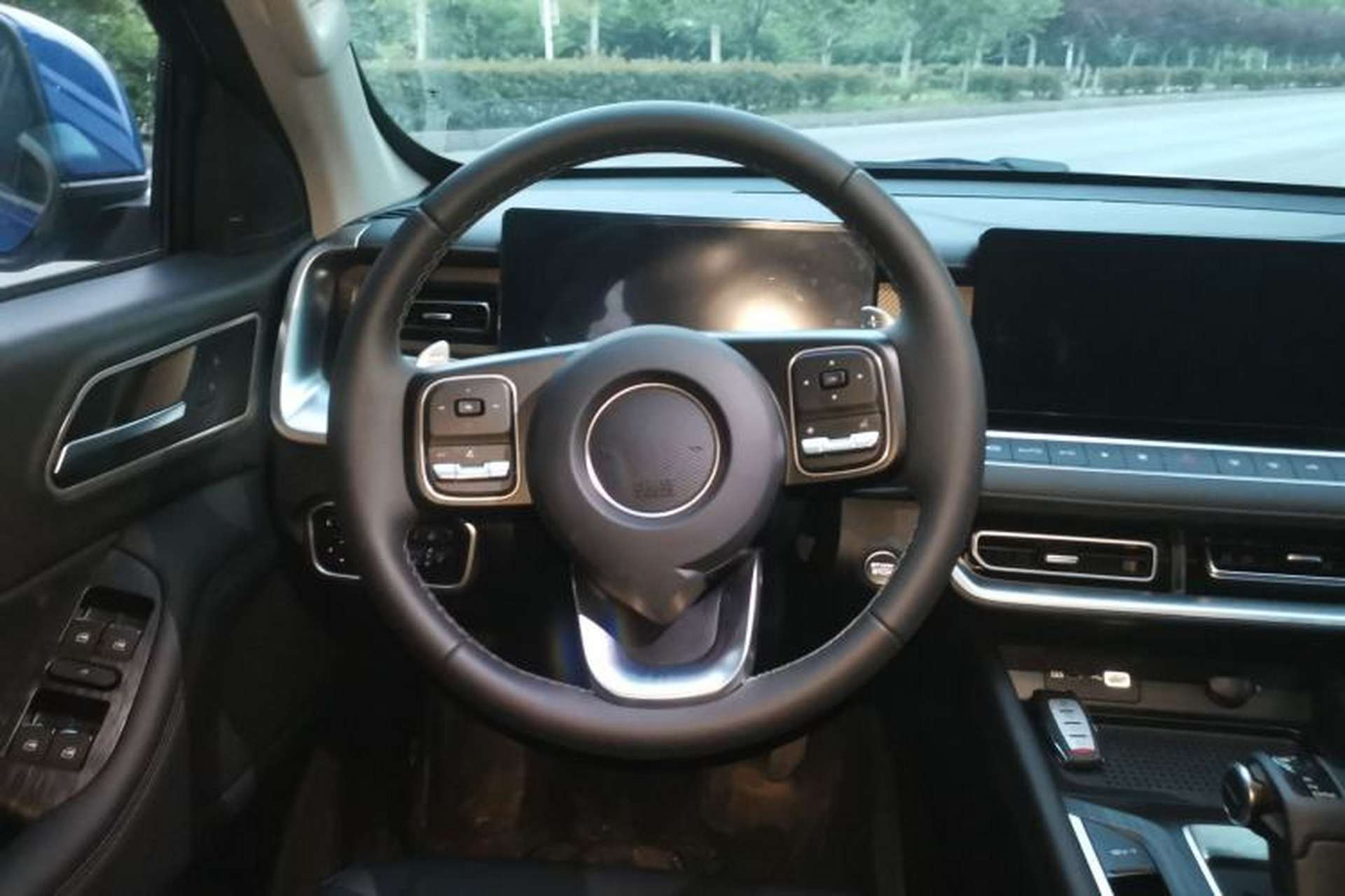 Used Great Wall Poer 2024 2.4T Passenger Version Automatic Diesel Two-Wheel Drive Comfort Edition Steering Wheel