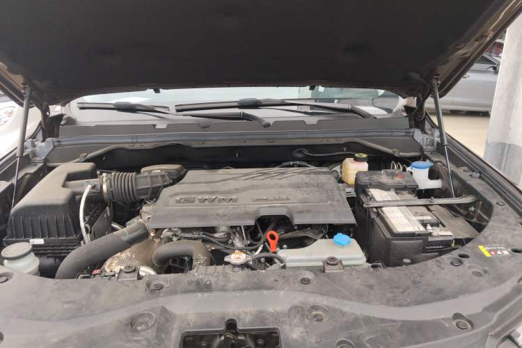 Used Great Wall Poer 2024 2.4T Commercial Version Automatic Diesel Two-Wheel Drive Elite Edition Engine Bay