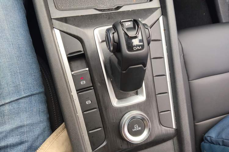 Used Great Wall Poer 2024 2.4T Commercial Version Automatic Diesel Two-Wheel Drive Elite Edition Gear Lever