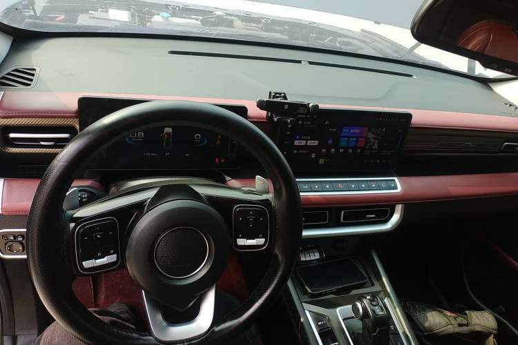 Used Great Wall Poer 2024 2.4T Off-Road Edition Automatic Diesel 4x4 Advanced Version Center Console
