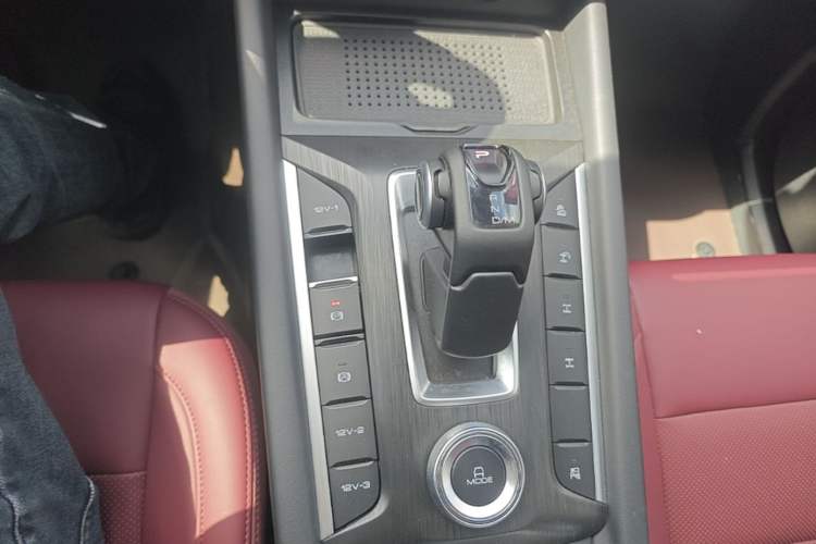 Used Great Wall Poer 2024 2.4T Off-Road Edition Automatic Diesel 4x4 Advanced Version Gear Lever