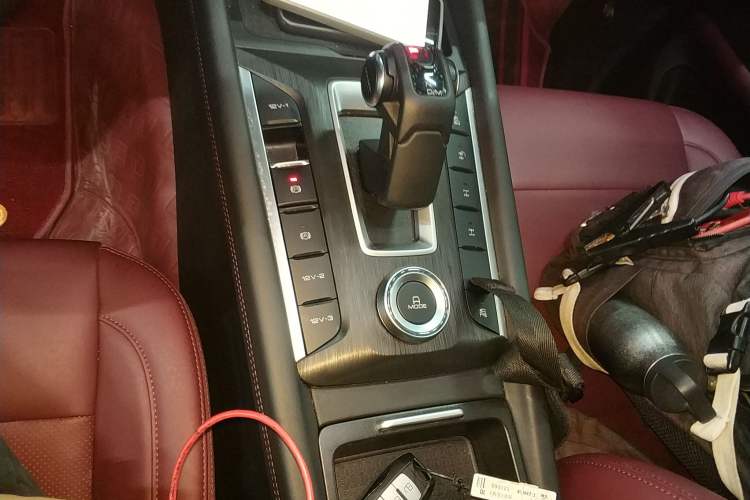 Used Great Wall Poer 2024 2.4T Off-Road Edition Automatic Diesel 4x4 Advanced Version Gear Lever