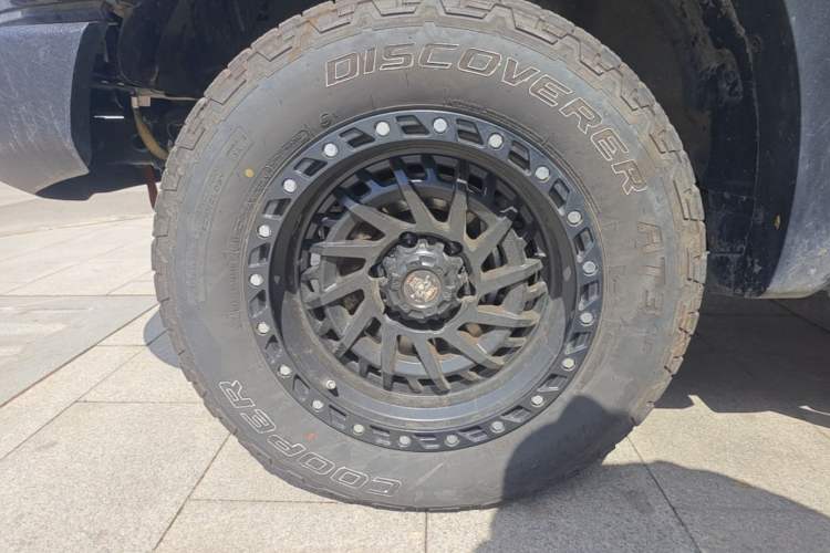Used Great Wall Poer 2024 2.4T Off-Road Edition Automatic Diesel 4x4 Advanced Version Left Front Wheel Hub