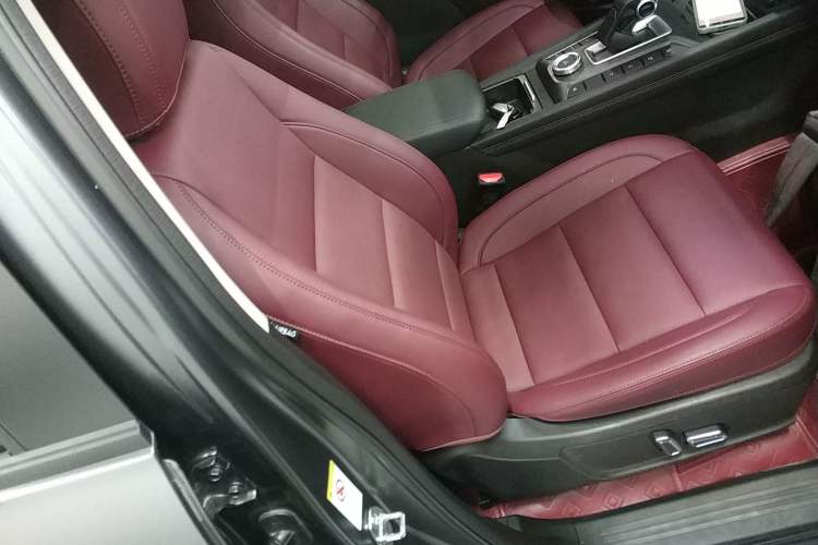 Used Great Wall Poer 2024 2.4T Off-Road Edition Automatic Diesel 4x4 Advanced Version Right Front Seat