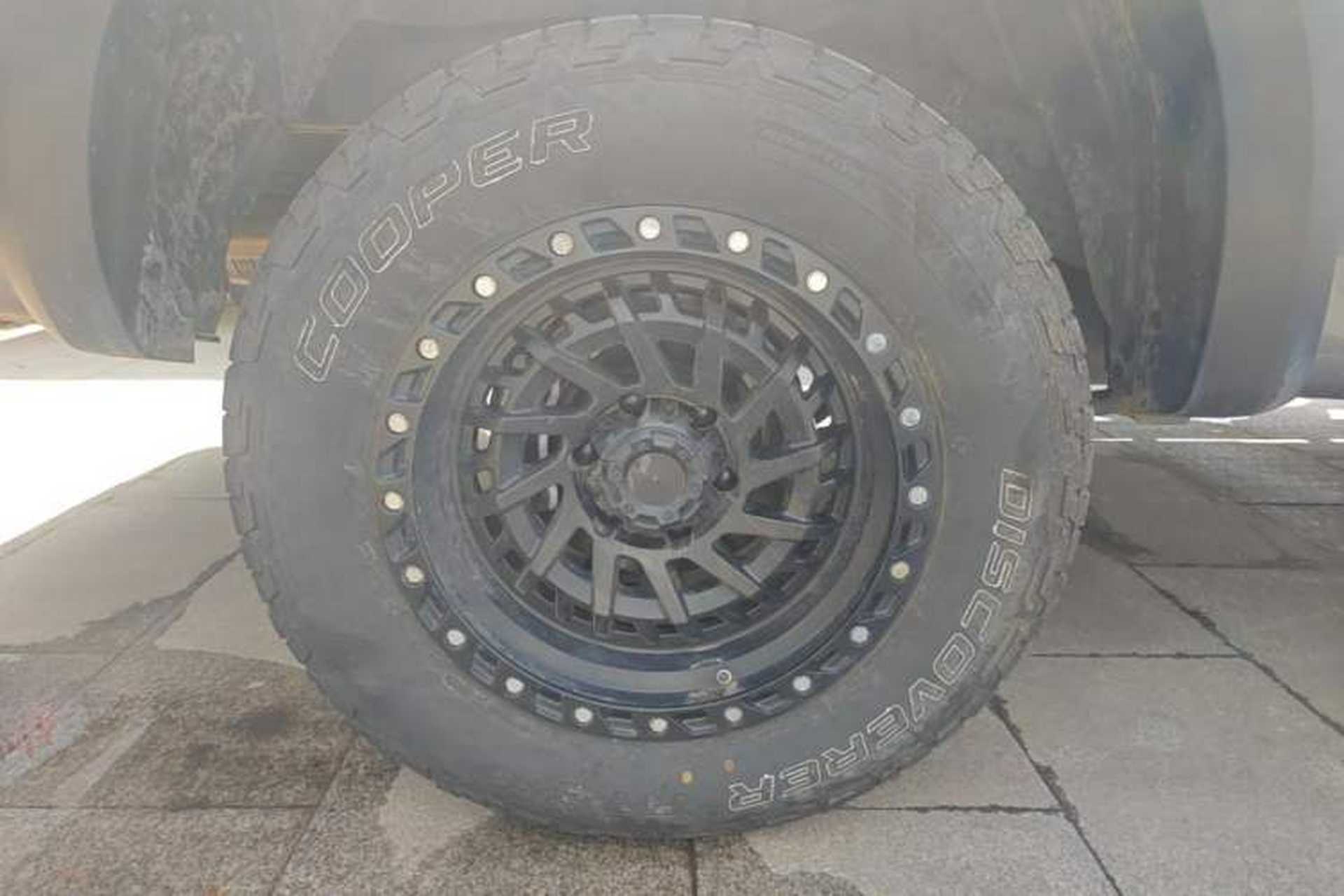 Used Great Wall Poer 2024 2.4T Off-Road Edition Automatic Diesel 4x4 Advanced Version Right Rear Wheel Hub