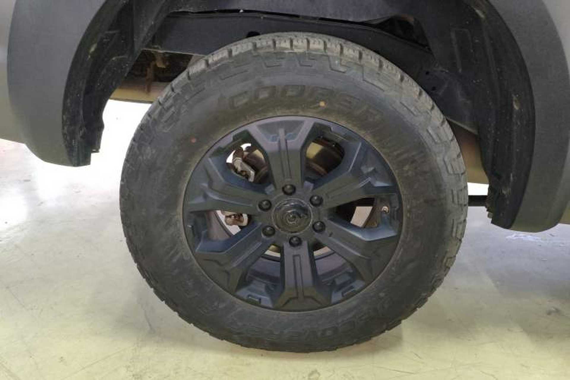 Used Great Wall Poer 2024 2.4T Off-Road Edition Automatic Diesel 4x4 Advanced Version Right Rear Wheel Hub