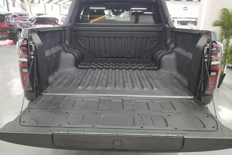 Used Great Wall Poer 2024 2.4T Off-Road Edition Automatic Diesel 4x4 Advanced Version Trunk