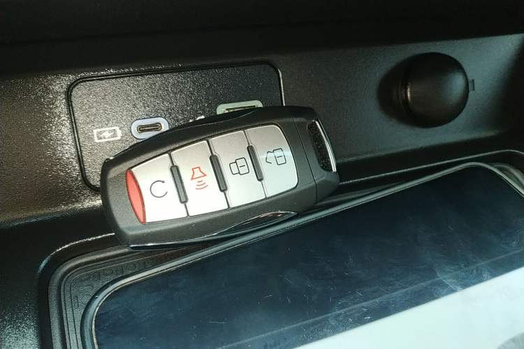 Used Great Wall Poer 2024 2.4T Off-Road Edition Automatic Diesel 4x4 Advanced Version Vehicle Key