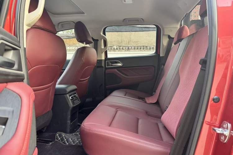 Used Great Wall Poer 2024 2.4T Off-Road Edition Automatic Diesel 4x4 Advanced Version Interior 3