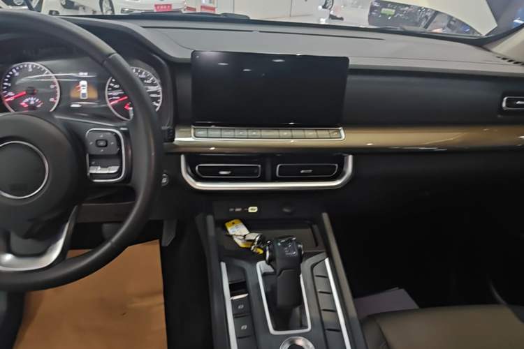 Used Great Wall Poer 2024 2.4T Commercial Version Automatic Diesel Two-Wheel Drive Elite Edition Audio And AC Panel