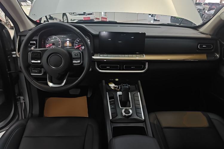 Used Great Wall Poer 2024 2.4T Commercial Version Automatic Diesel Two-Wheel Drive Elite Edition Center Console