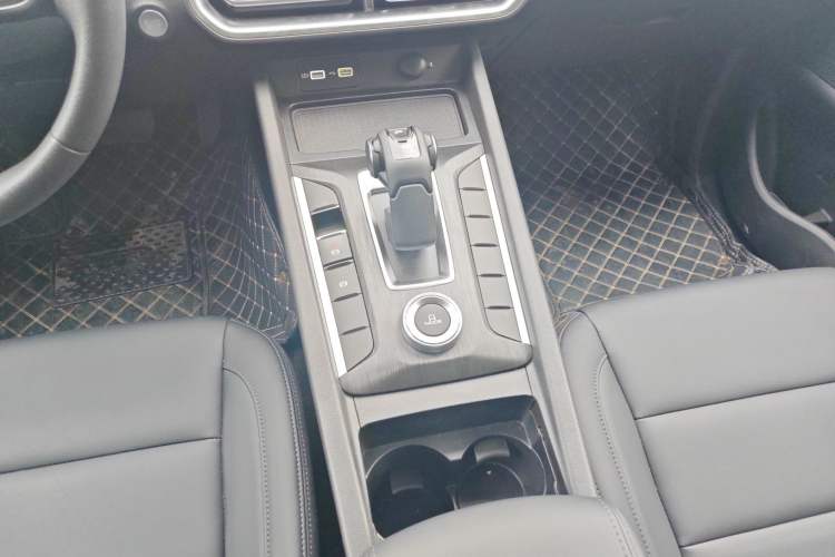 Used Great Wall Poer 2024 2.4T Commercial Version Automatic Diesel 4x4 Elite Edition Gear Lever