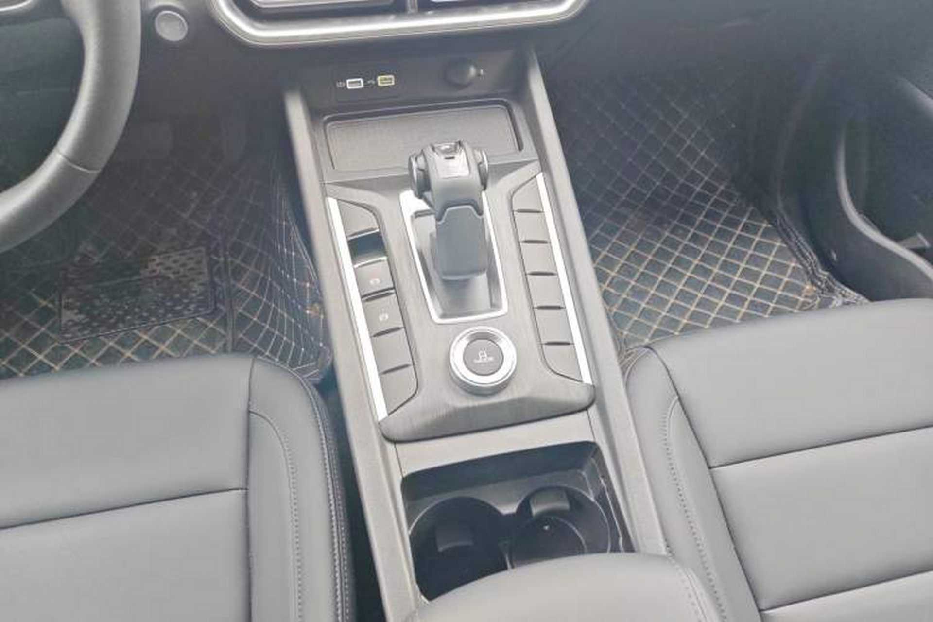 Used Great Wall Poer 2024 2.4T Commercial Version Automatic Diesel 4x4 Elite Edition Gear Lever