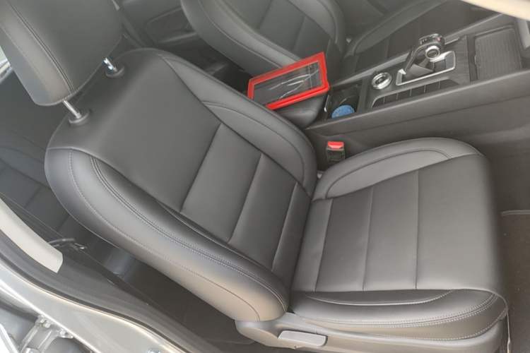 Used Great Wall Poer 2024 2.4T Commercial Version Automatic Diesel Two-Wheel Drive Elite Edition Right Front Seat