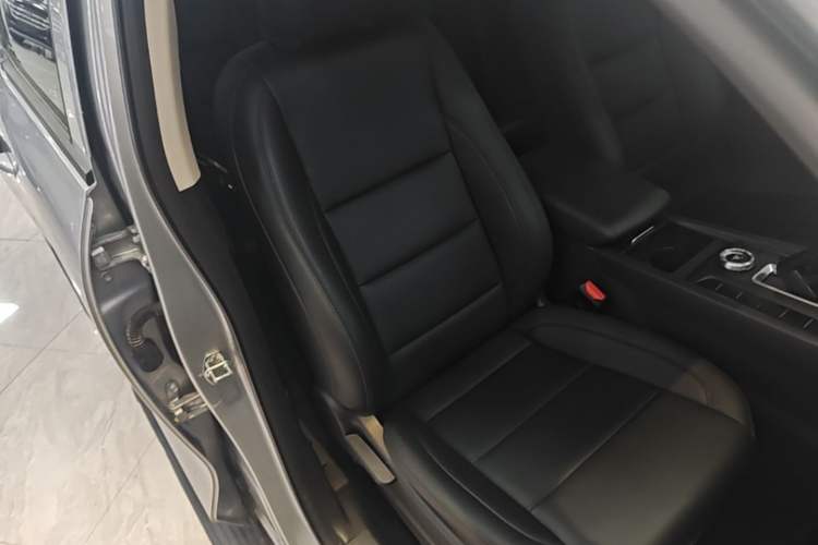 Used Great Wall Poer 2024 2.4T Commercial Version Automatic Diesel Two-Wheel Drive Elite Edition Right Front Seat