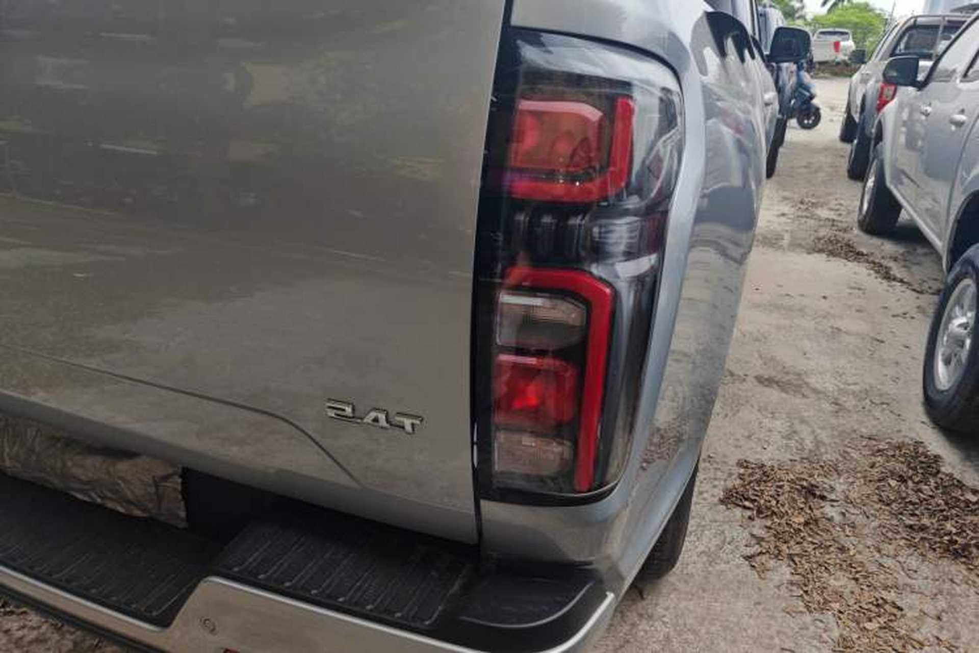 Used Great Wall Poer 2024 2.4T Commercial Version Automatic Diesel 4x4 Elite Edition Right Rear Taillight