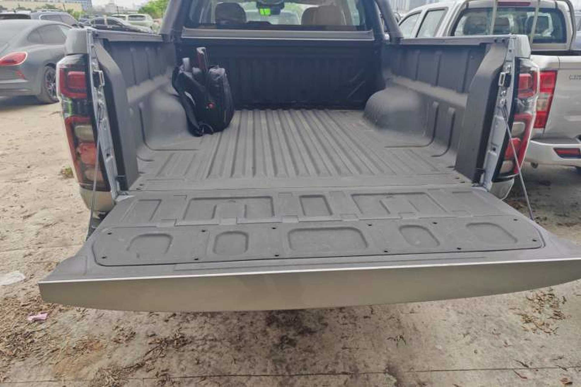 Used Great Wall Poer 2024 2.4T Commercial Version Automatic Diesel 4x4 Elite Edition Trunk