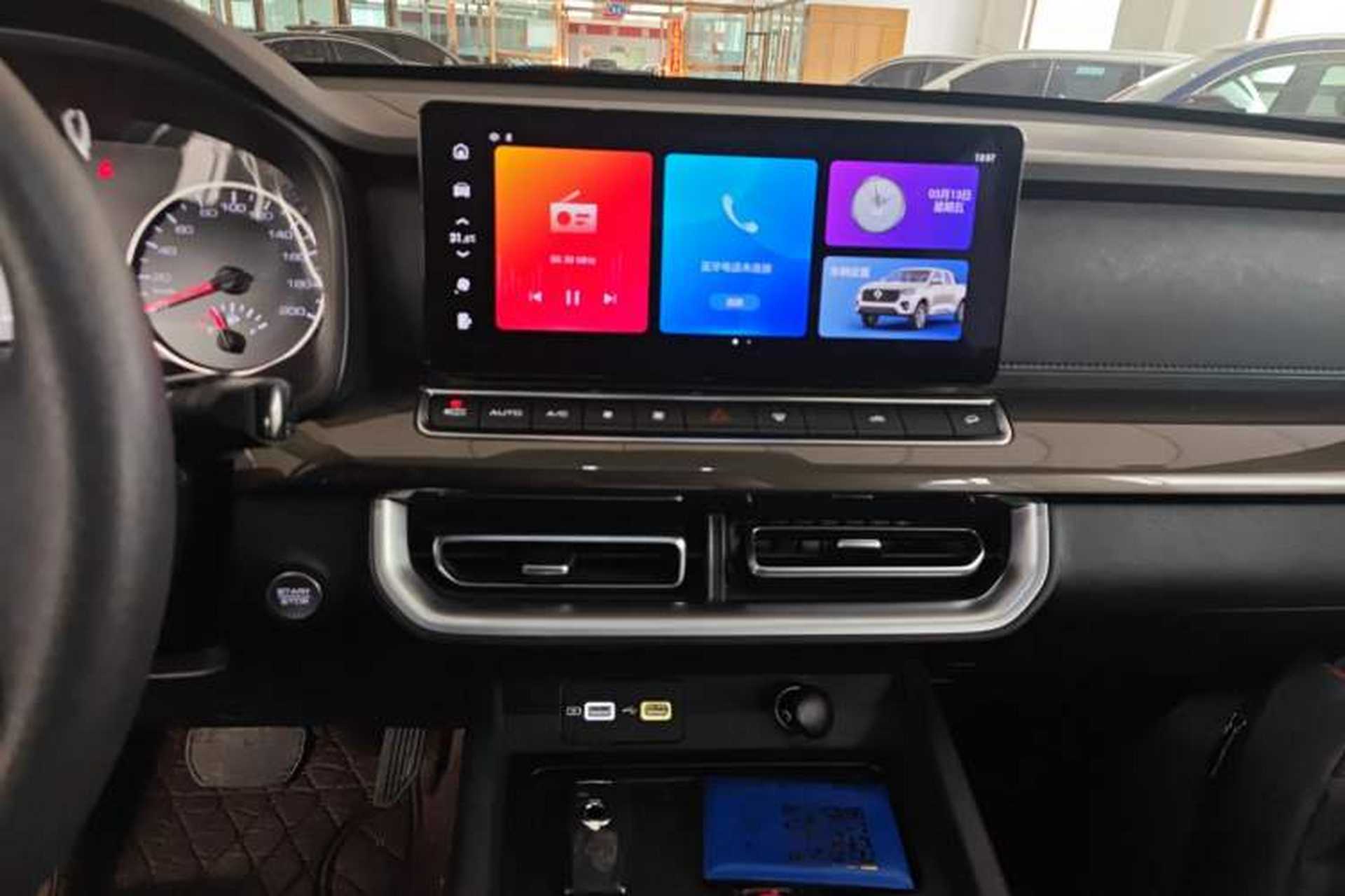 Used Great Wall Poer 2024 2.4T Commercial Version Automatic Diesel Two-Wheel Drive Elite Edition Audio And AC Panel