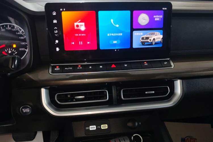 Used Great Wall Poer 2024 2.4T Commercial Version Automatic Diesel 4x4 Elite Edition Audio And AC Panel
