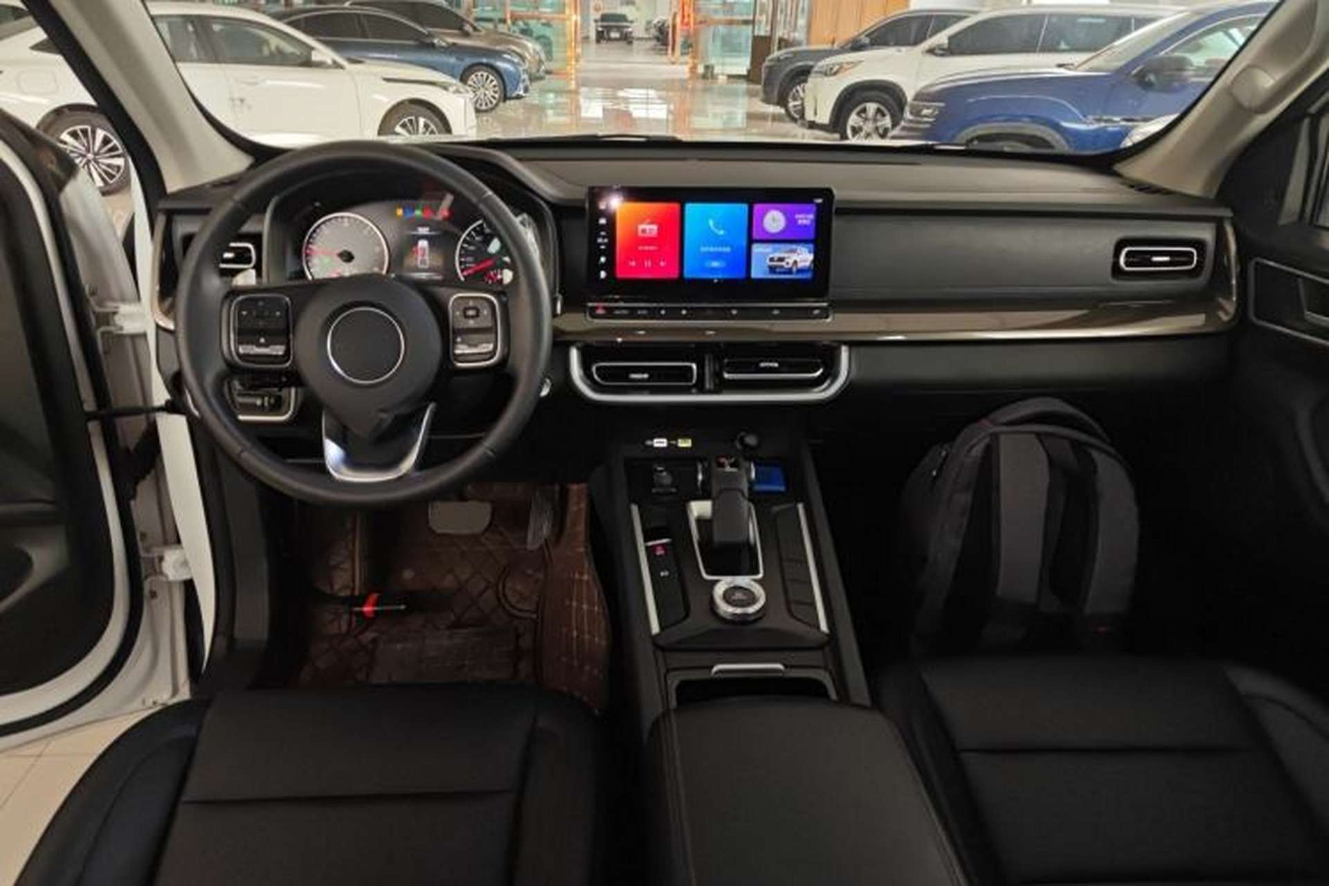 Used Great Wall Poer 2024 2.4T Commercial Version Automatic Diesel Two-Wheel Drive Elite Edition Center Console
