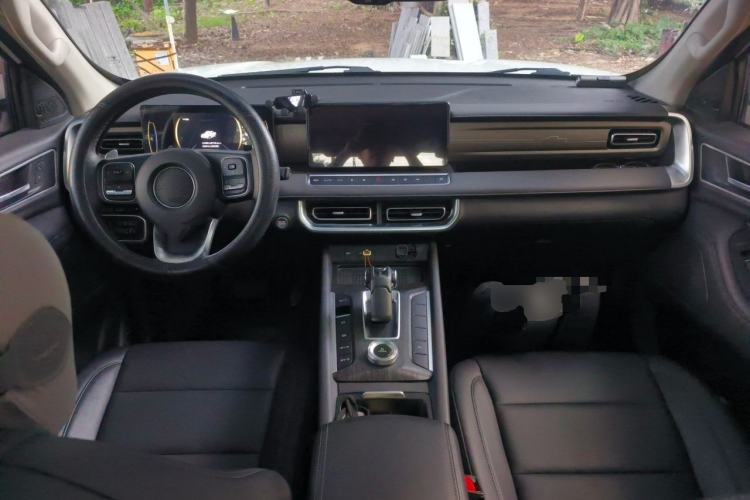 Used Great Wall Poer 2024 2.4T Passenger Version Automatic Diesel 4x4 Comfort Trim Center Console