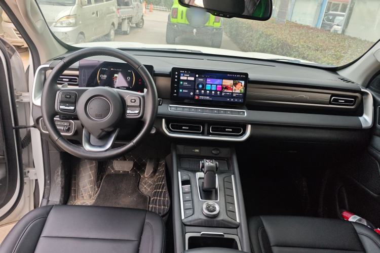 Used Great Wall Poer 2024 2.4T Passenger Version Automatic Diesel 4x4 Comfort Trim Center Console