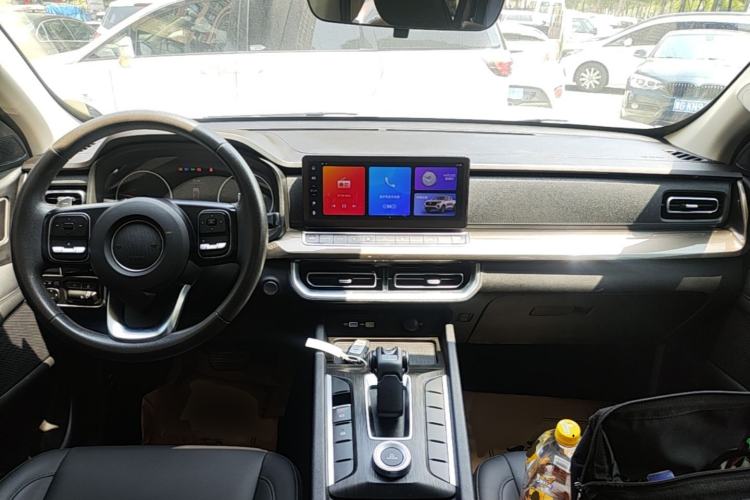 Used Great Wall Poer 2024 2.4T Commercial Version Automatic Diesel 4x4 Elite Edition Center Console