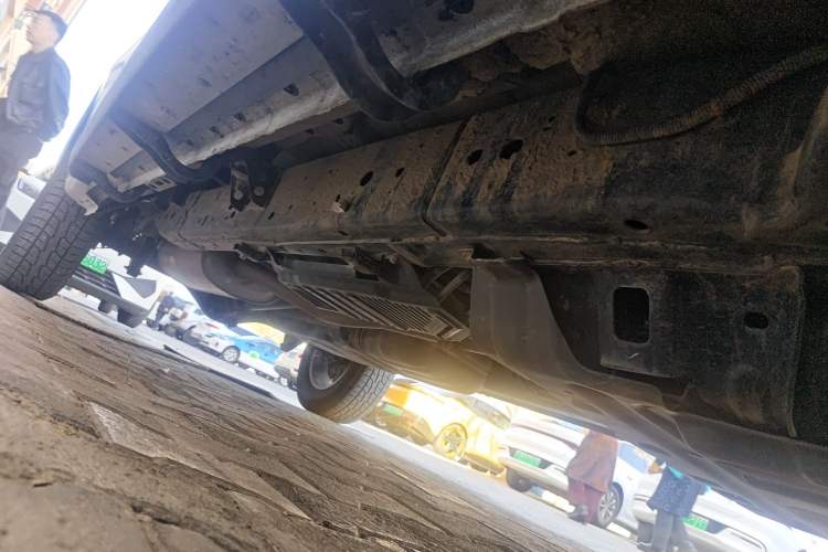 Used Great Wall Poer 2024 2.4T Commercial Version Automatic Diesel 4x4 Elite Edition Chassis Front Right