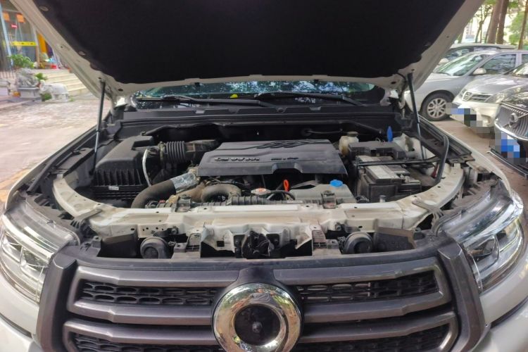 Used Great Wall Poer 2024 2.4T Passenger Version Automatic Diesel 4x4 Comfort Trim Engine Bay