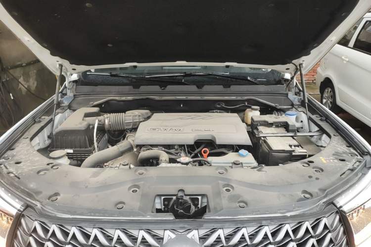 Used Great Wall Poer 2024 2.4T Commercial Version Automatic Diesel Two-Wheel Drive Elite Edition Engine Bay