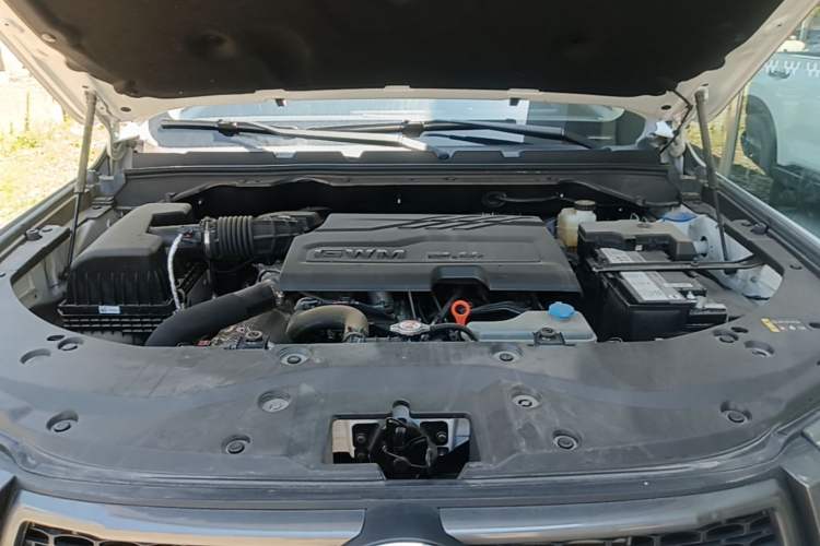 Used Great Wall Poer 2024 2.4T Passenger Version Automatic Diesel 4x4 Comfort Trim Engine Bay
