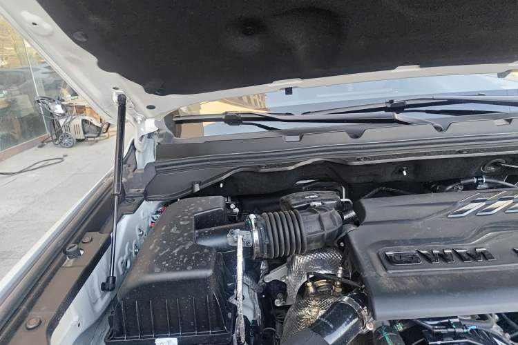 Used Great Wall Poer 2024 2.4T Commercial Version Automatic Diesel 4x4 Elite Edition Engine Bay Right