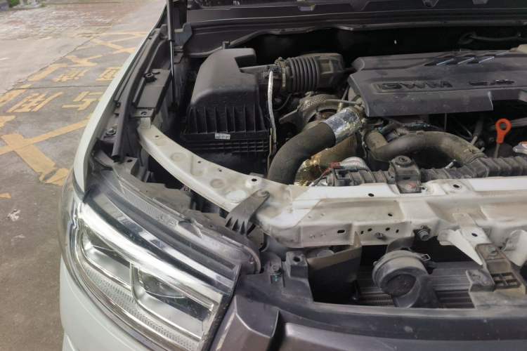 Used Great Wall Poer 2024 2.4T Passenger Version Automatic Diesel 4x4 Comfort Trim Engine Bay Right