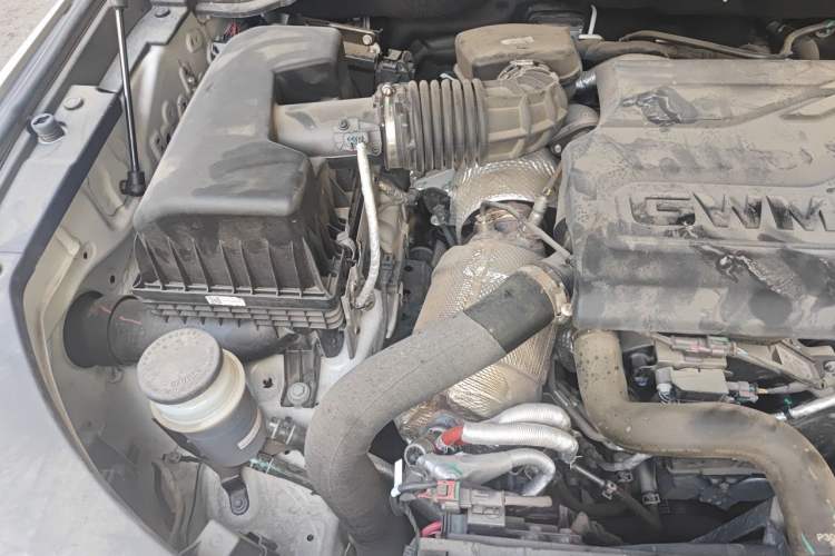 Used Great Wall Poer 2024 2.4T Commercial Version Automatic Diesel 4x4 Elite Edition Engine Bay Right