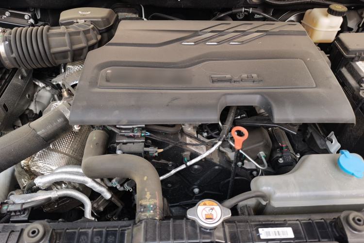 Used Great Wall Poer 2024 2.4T Passenger Version Automatic Diesel 4x4 Comfort Trim Engine Bay