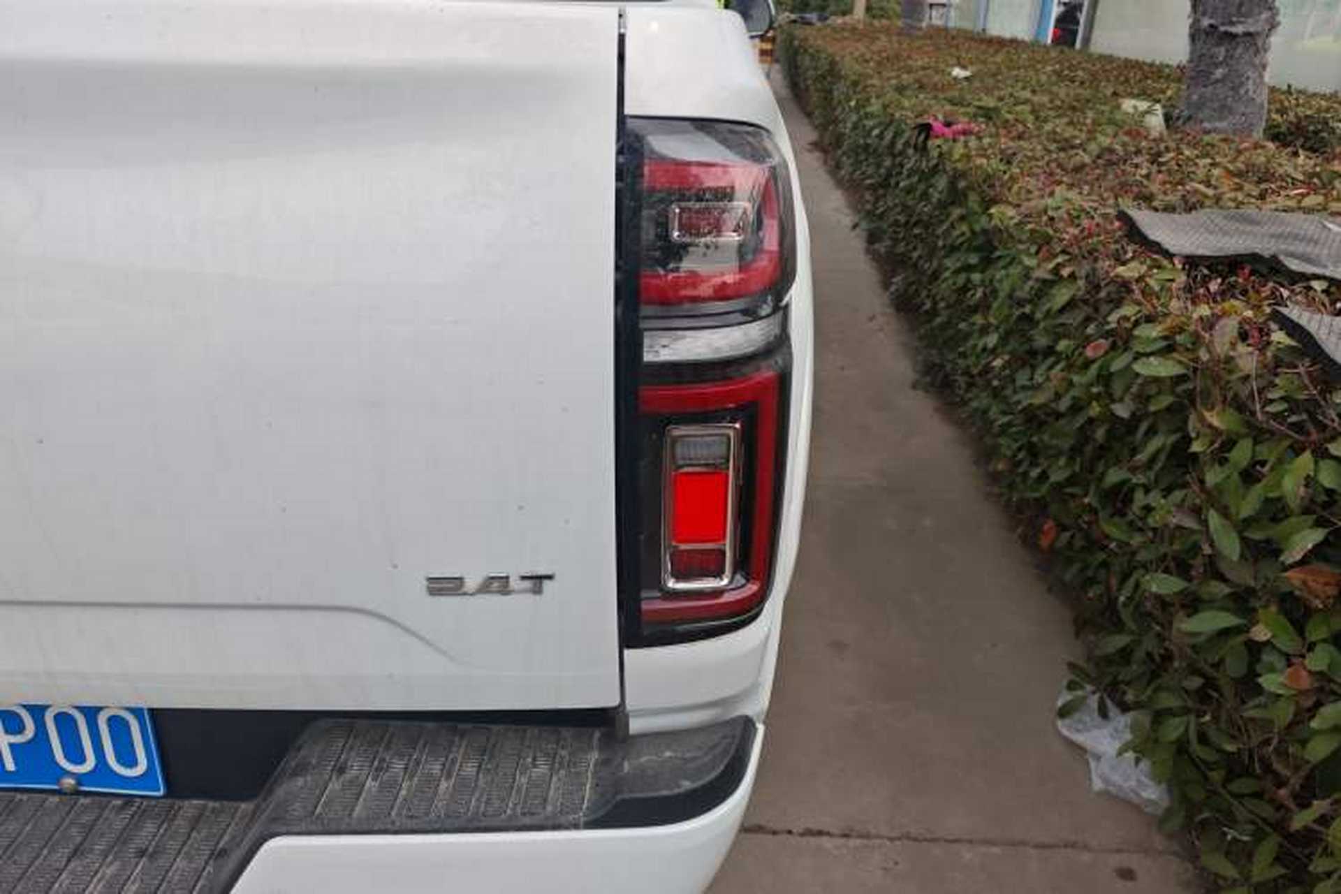Used Great Wall Poer 2024 2.4T Passenger Version Automatic Diesel 4x4 Comfort Trim Exterior 3