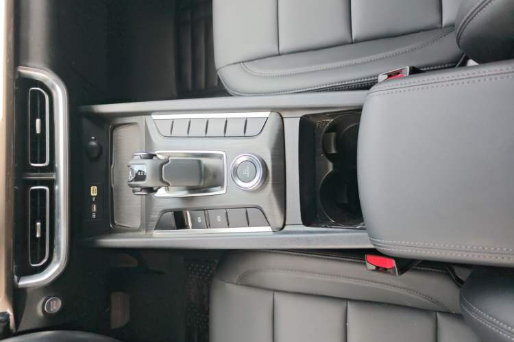 Used Great Wall Poer 2024 2.4T Commercial Version Automatic Diesel 4x4 Elite Edition Gear Lever