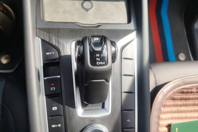 Used Great Wall Poer 2024 2.4T Passenger Version Automatic Diesel 4x4 Comfort Trim Gear Lever