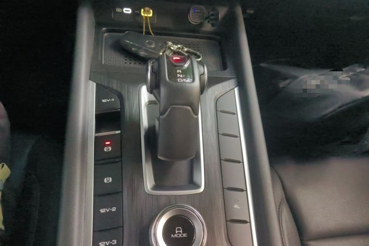 Used Great Wall Poer 2024 2.4T Passenger Version Automatic Diesel 4x4 Comfort Trim Gear Lever