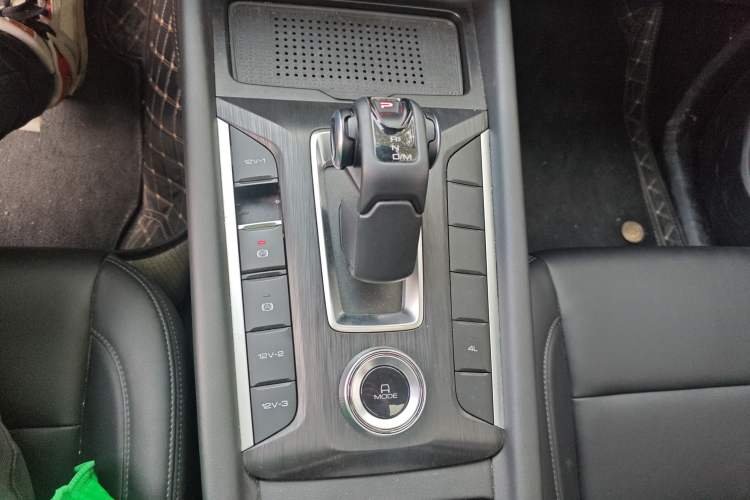 Used Great Wall Poer 2024 2.4T Passenger Version Automatic Diesel 4x4 Comfort Trim Gear Lever