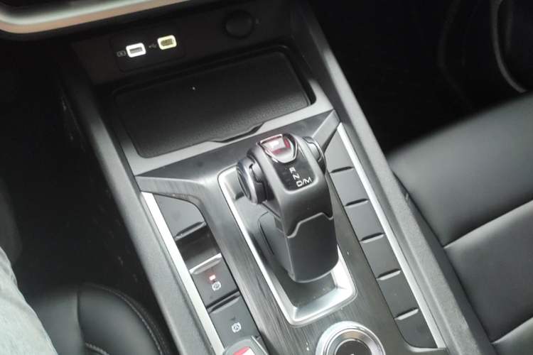 Used Great Wall Poer 2024 2.4T Commercial Version Automatic Diesel Two-Wheel Drive Elite Edition Gear Lever