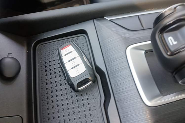 Used Great Wall Poer 2024 2.4T Passenger Version Automatic Diesel 4x4 Comfort Trim Interior 1