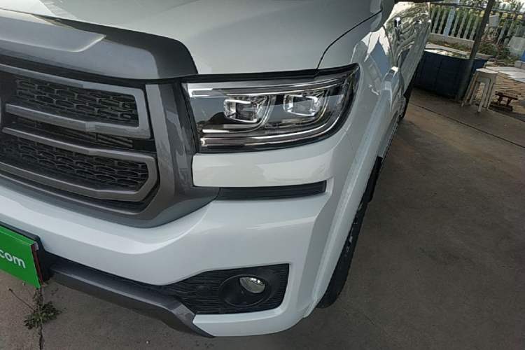 Used Great Wall Poer 2024 2.4T Passenger Version Automatic Diesel 4x4 Comfort Trim Left Front Headlight
