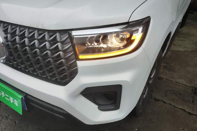 Used Great Wall Poer 2024 2.4T Commercial Version Automatic Diesel Two-Wheel Drive Elite Edition Left Front Headlight