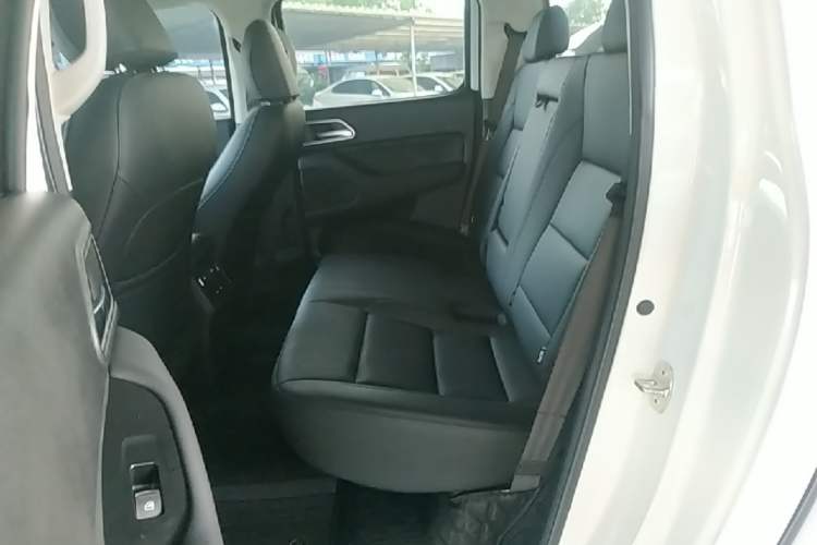 Used Great Wall Poer 2024 2.4T Passenger Version Automatic Diesel 4x4 Comfort Trim Left Rear Seat